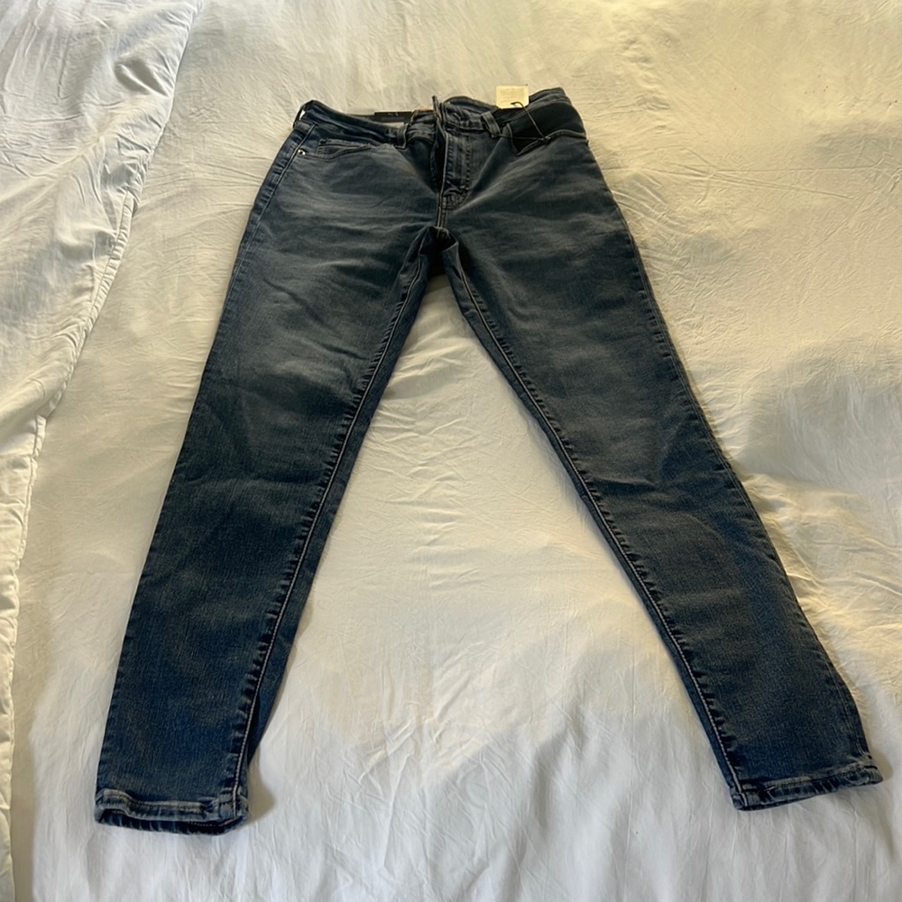 Levis